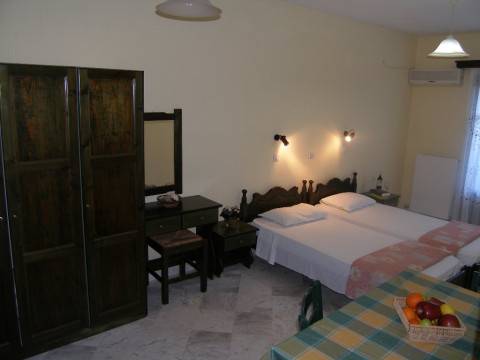 Elektra Apartments and Studios, Petra