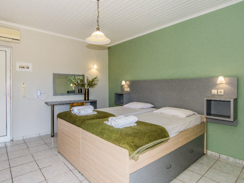 Zante Plaza Hotel and Apartments