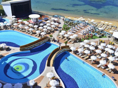AZURA DELUXE RESORT AND SPA