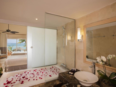 GRAND PALLADIUM PALACE RESORT AND SPA