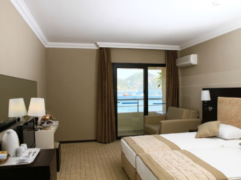 MUNAMAR BEACH RESIDENCE HOTEL (Adults Only 14+)