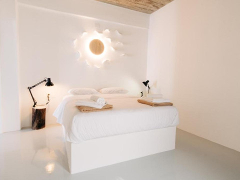 Mesanto Luxury Suites (Megalochori Santorini)