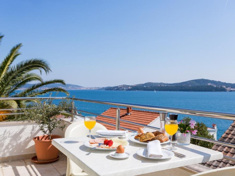Hotel Viktorija (Trogir)