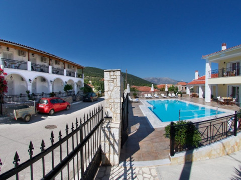 Diamanto Complex (Karavomylos Sami)