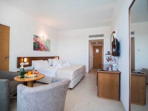 AVLIDA HOTEL