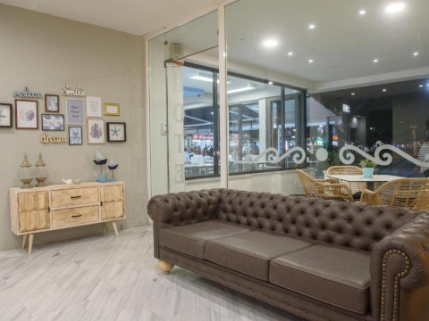 Aqua Beachfront Elegant Hotel