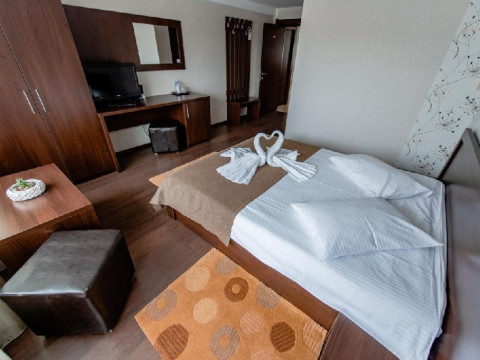Hera Luxury