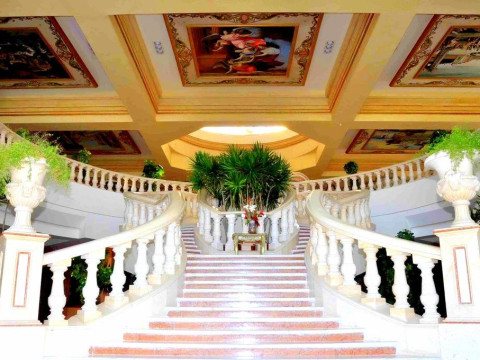 TITANIC PALACE  (draft)