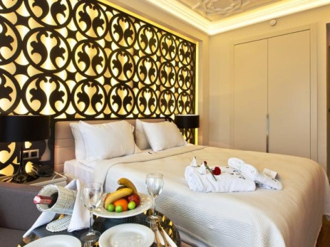 THE ROXY LUXURY SPA