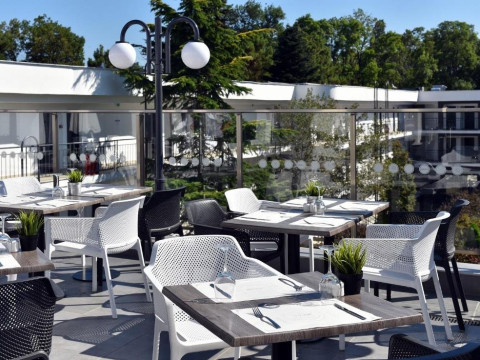 iHOTEL