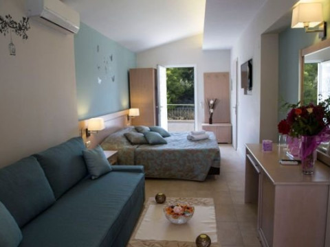 TOLON HOLIDAYS - TOLO