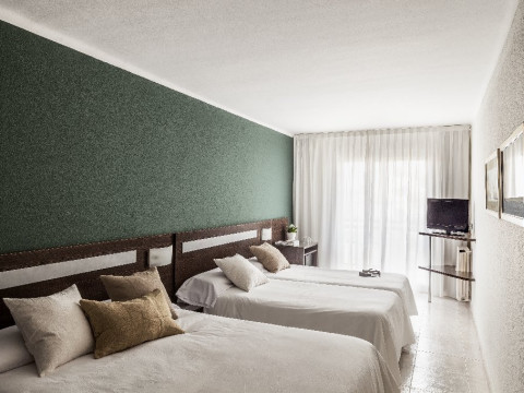 Aqua Hotel Bertran Park