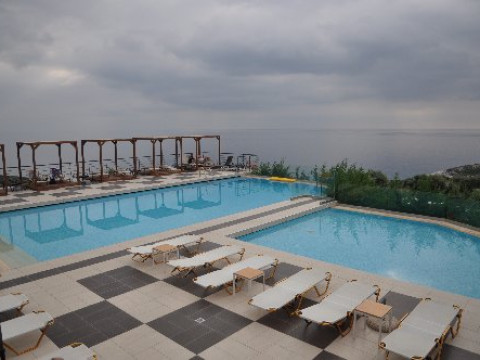 Aeolis Thassos Palace