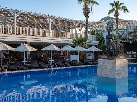 GOLDEN BEACH HOTEL