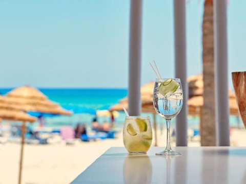 SO WHITE CLUB RESORT 