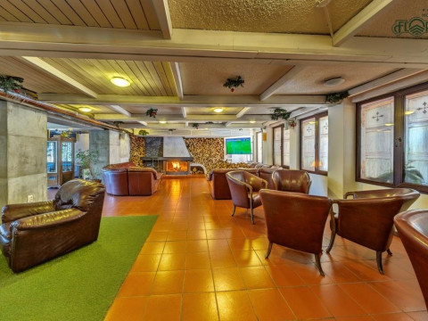 FLORA APARTMENTS