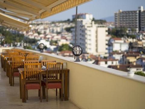 TUNTAS FAMILY SUITES KUSADASI