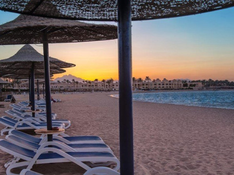 CLEOPATRA LUXURY MAKADI BAY RESORT