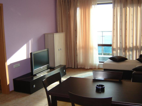 Royal Cove ApartHotel