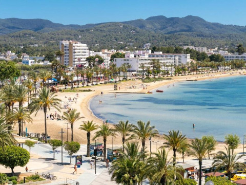 THE RED HOTEL BY IBIZA FEELING