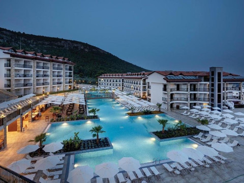 Ramada Resort Akbuk