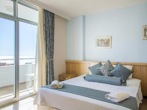 Ponz Hotel