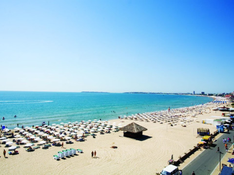 DIT EVRIKA BEACH CLUB