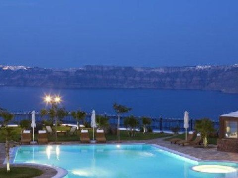 MAISON DES LYS LUXURY SUITES
