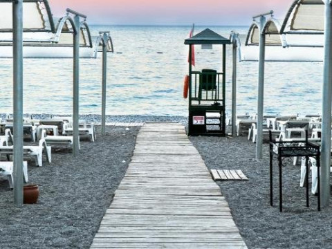 SAILORS BEACH CLUB
