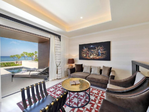 Al Manara Luxury Hotel