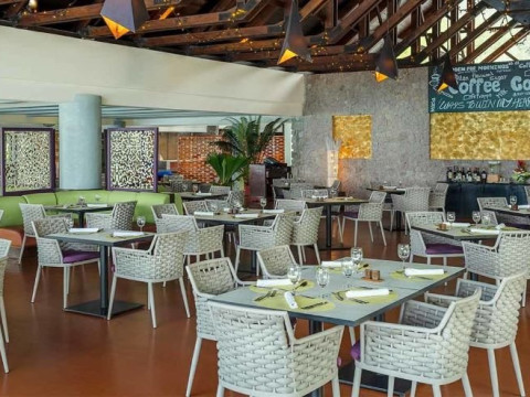 AVANI Barbarons Resort and Spa