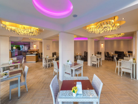 Ideal Piccolo Hotel (Adults Only)