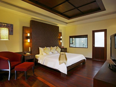 Khao Lak Bayfront Resort