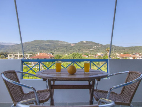 Thanasis Studios (Lygia)