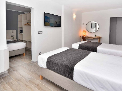 IHOTEL