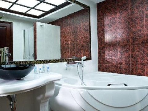 MAISON DES LYS LUXURY SUITES