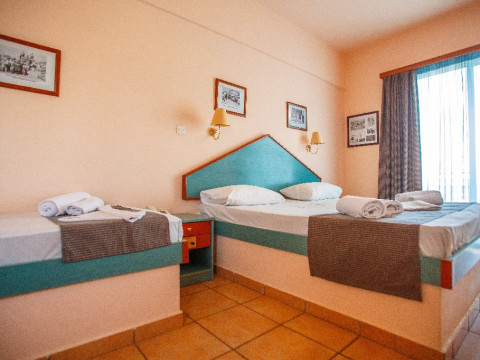 Filoxenia Hotel Apartments - Tholos