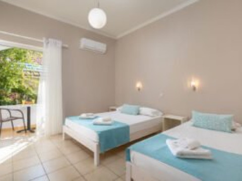 Bella Vista Hotel and Studios
