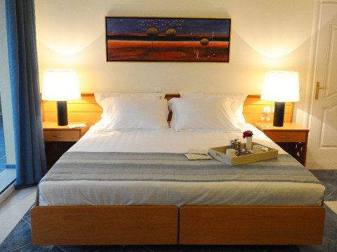 ITHEA SUITES HOTEL (Ermones) (C)
