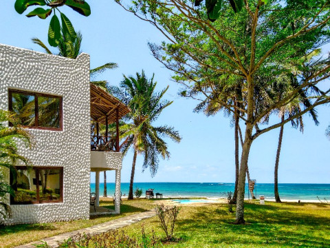 Jacaranda Indian Ocean Beach Resort