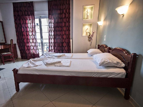 Chronis Hotel