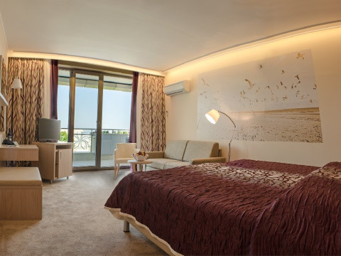 MARITIM HOTEL AMELIA