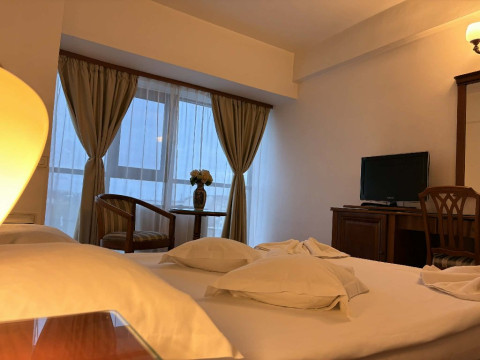 . Emma West Hotel 