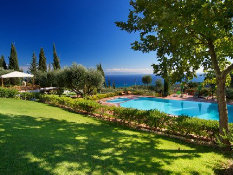 Felix Residence