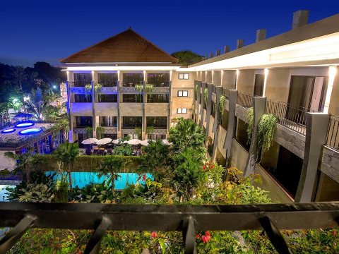 SOL HOUSE Bali Legian