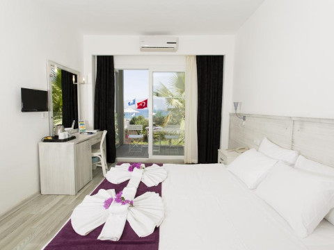 CHARM BEACH HOTEL (Akyarlar)