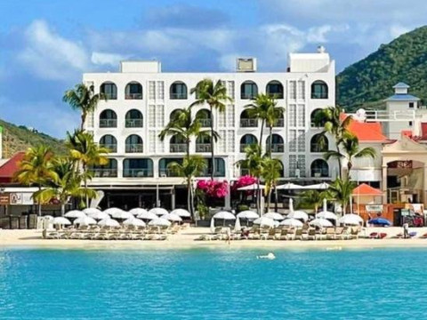 Holland House Beach Hotel 