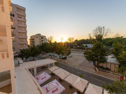 Esal Hotel