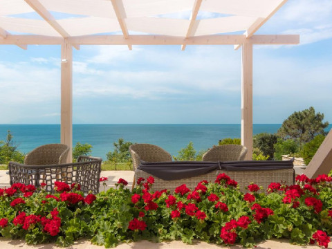 King Maron Wellness Beach Hotel