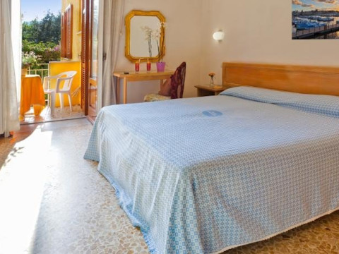 Cleopatra Ischia